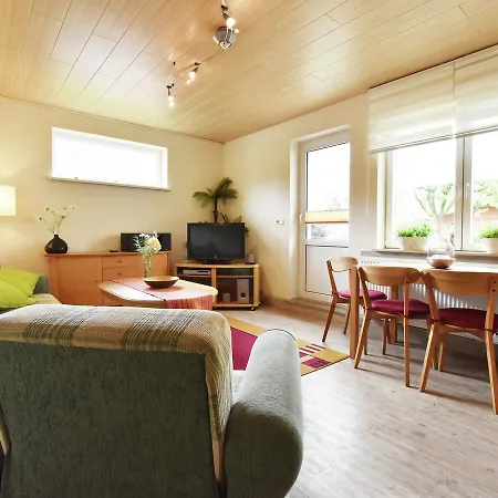 بيت للعطل Luxurious Bungalow In Elmenhorst-lichtenhagen With Garden