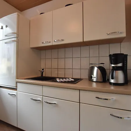 Luxurious Bungalow In Elmenhorst-lichtenhagen With Garden *