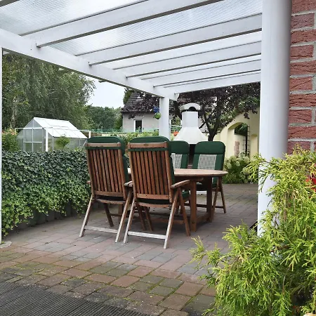 بيت للعطل Luxurious Bungalow In Elmenhorst-lichtenhagen With Garden