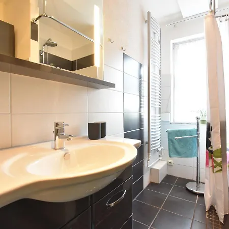 بيت للعطل Luxurious Bungalow In Elmenhorst-lichtenhagen With Garden