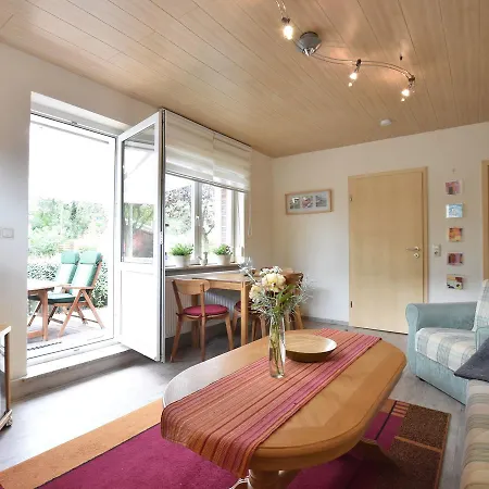 Luxurious Bungalow In Elmenhorst-lichtenhagen With Garden بيت للعطل *