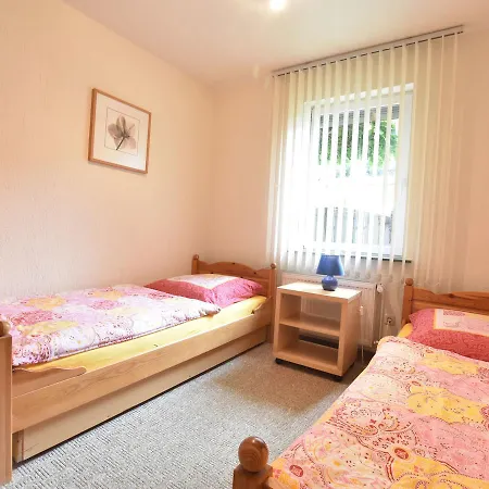 Luxurious Bungalow In Elmenhorst-lichtenhagen With Garden بيت للعطل